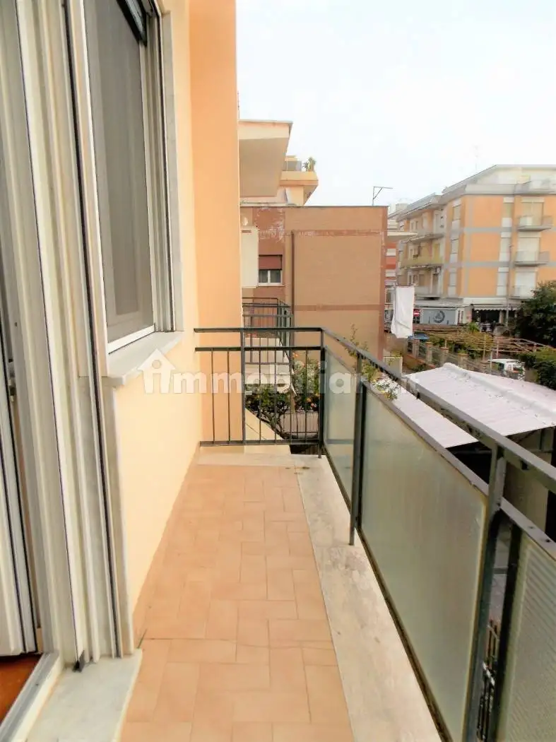 Quadrilocale via Puglie, Lungomare Circe, Via Badino, Terracina - foto 5