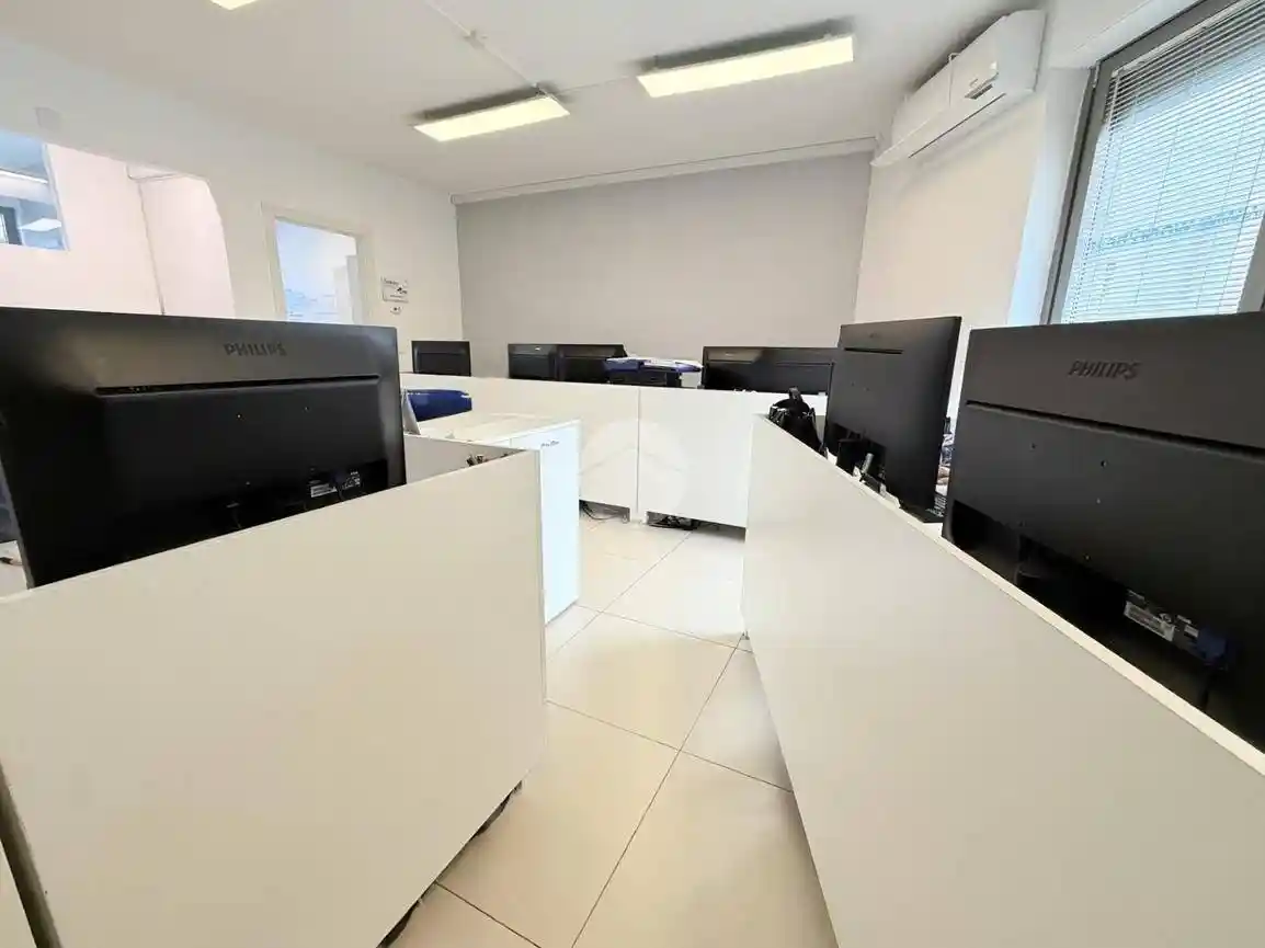 Trilocale via Marino Di Caramanico, Poggioreale, Napoli - foto 4