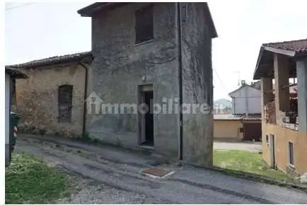Casa indipendente in asta a Rocca Susella