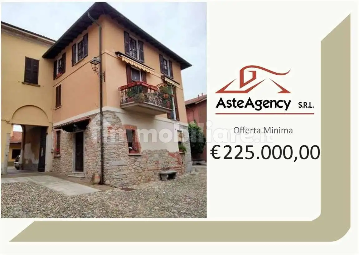 Casa indipendente in asta a Daverio