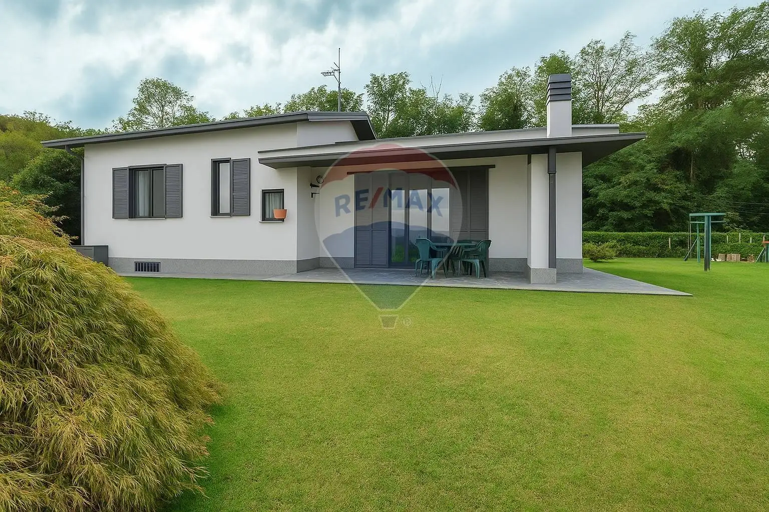 Villa in vendita a Lavena Ponte Tresa