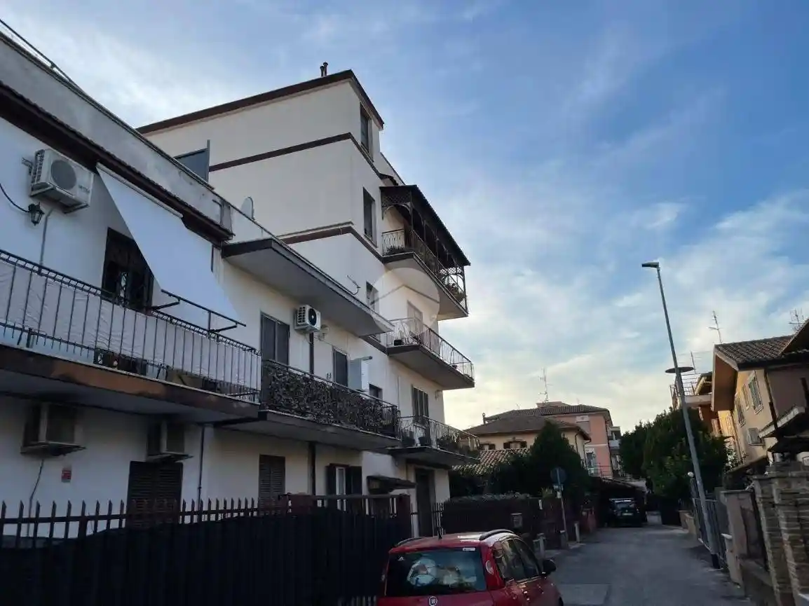 Quadrilocale via Toriano 13, Giardinetti, Roma - foto 3