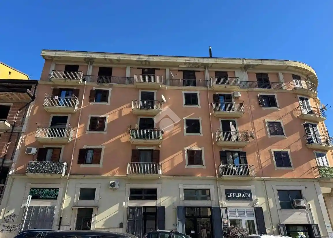 Loft via due principati 75, Emanuele II, C. Colombo, Morelli e Silvati, Avellino - foto 2