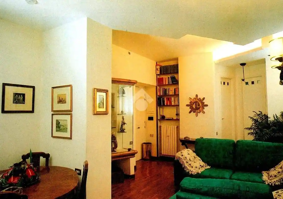 Trilocale piazza Santa Maria degli Angeli a Pizzofalcone, Chiaia, Napoli - foto 2