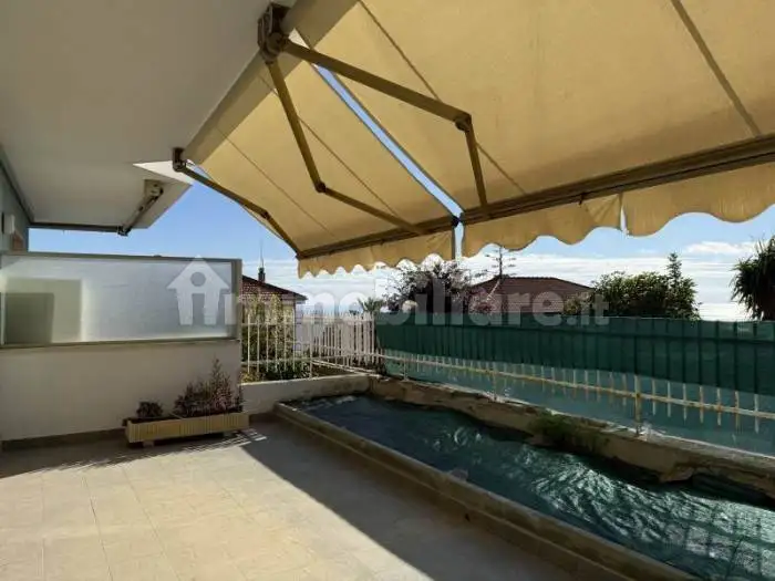 Appartamento in vendita a Costarainera