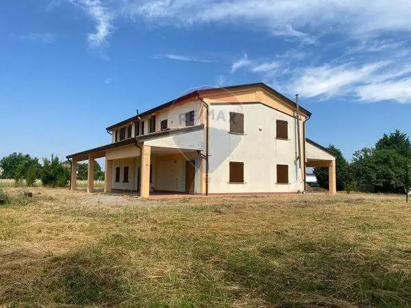 Casa indipendente in vendita a Parma