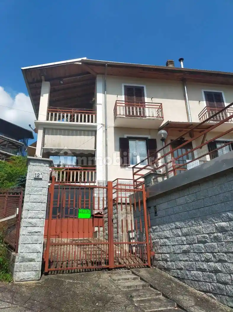 Villa in vendita a Mezzenile