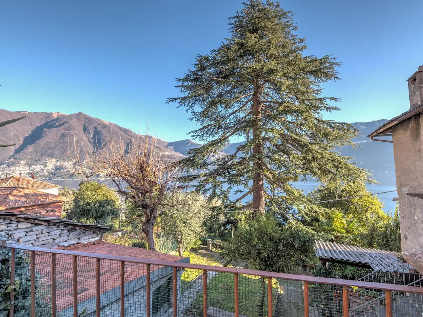 Casa indipendente in vendita a Carate Urio