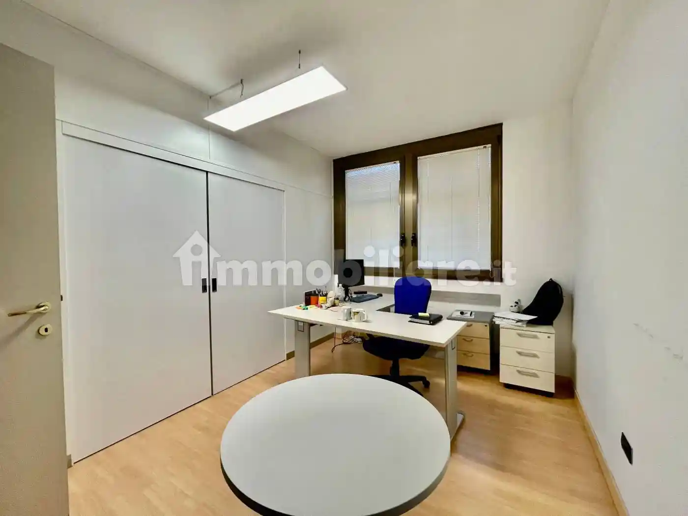 Palazzo - Edificio in Affitto - foto 3