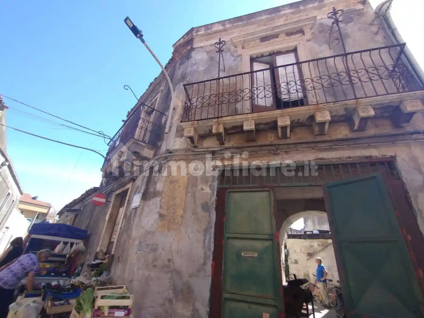 Palazzo - Edificio in vendita a Aci Catena
