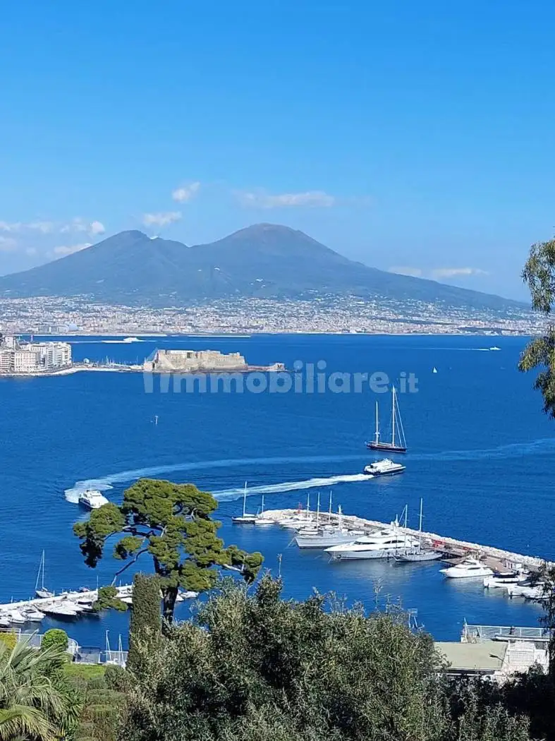 Appartamento in vendita a Napoli