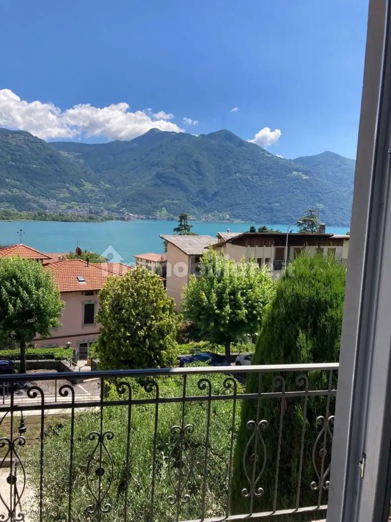 Appartamento in affitto a Lovere