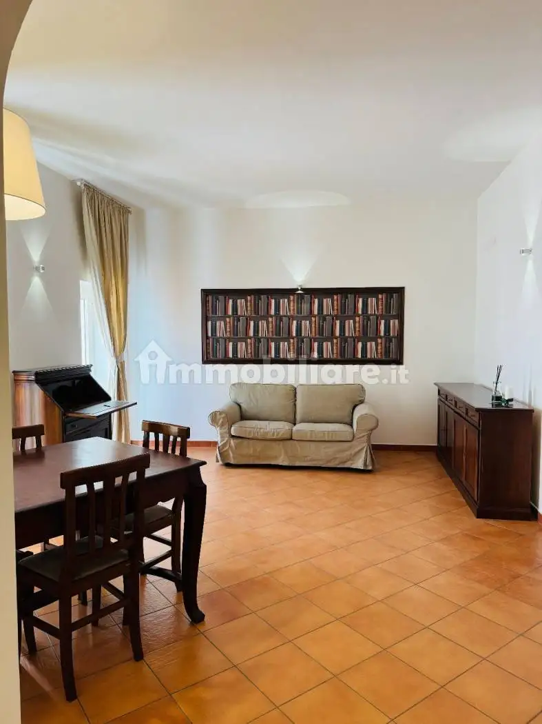 Appartamento in affitto a Liveri