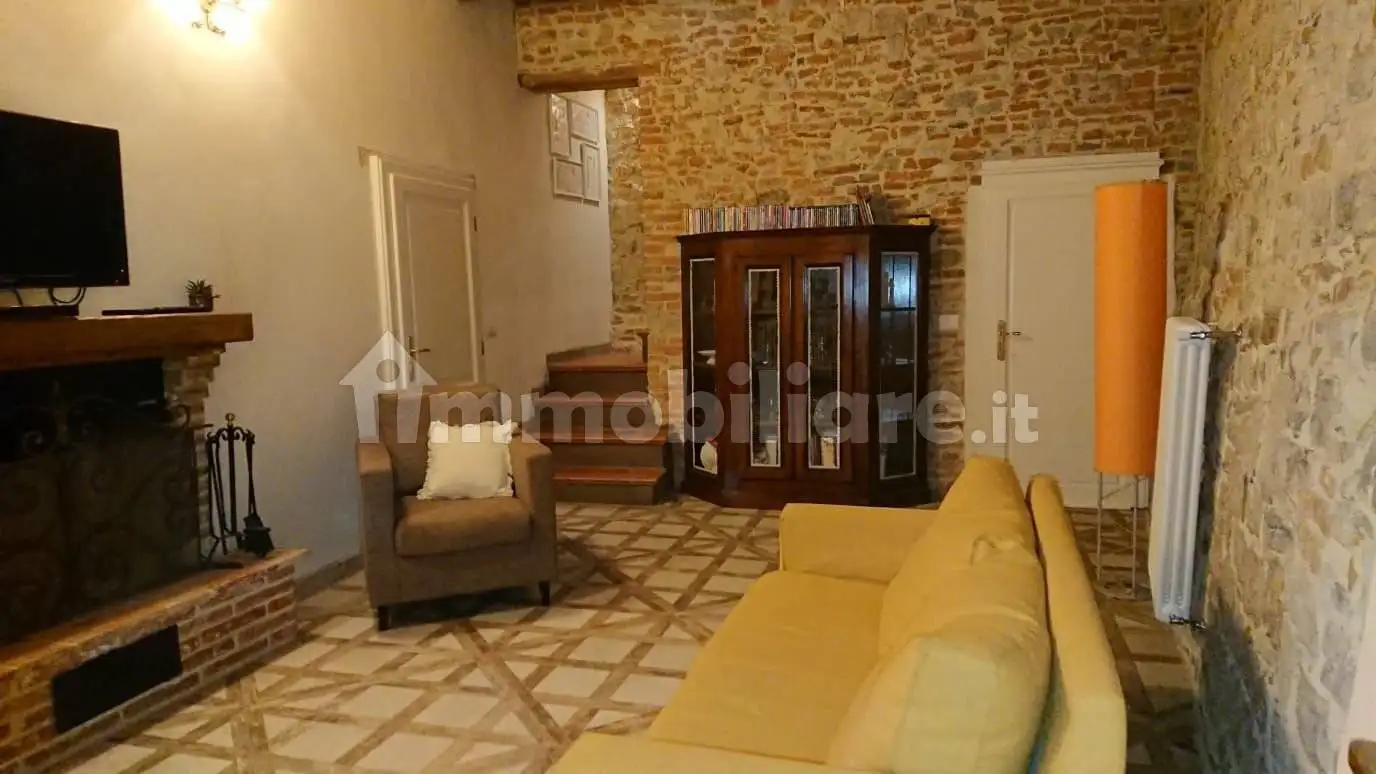 Casa indipendente in vendita a Lucignano