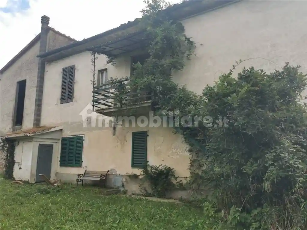 Casa indipendente in vendita a Lamporecchio