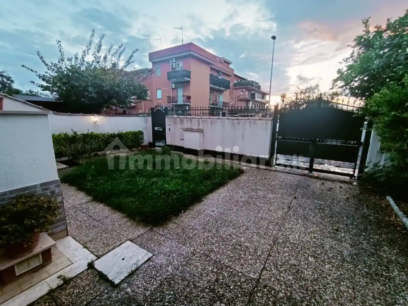 Villa bifamiliare via Giuseppe Garibaldi, Zona Domitilla, Ladispoli - foto 2