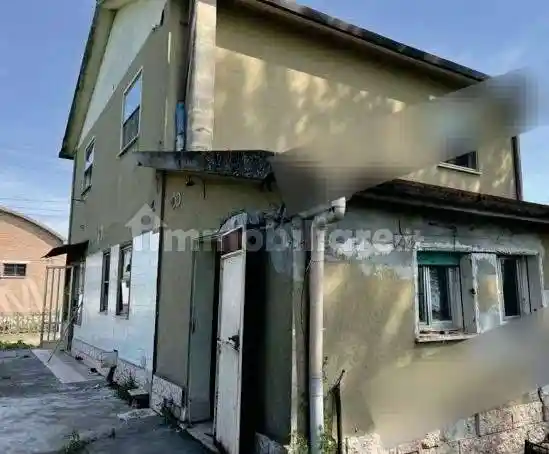 Casa indipendente all'asta via del Po, Jolanda di Savoia - foto 4