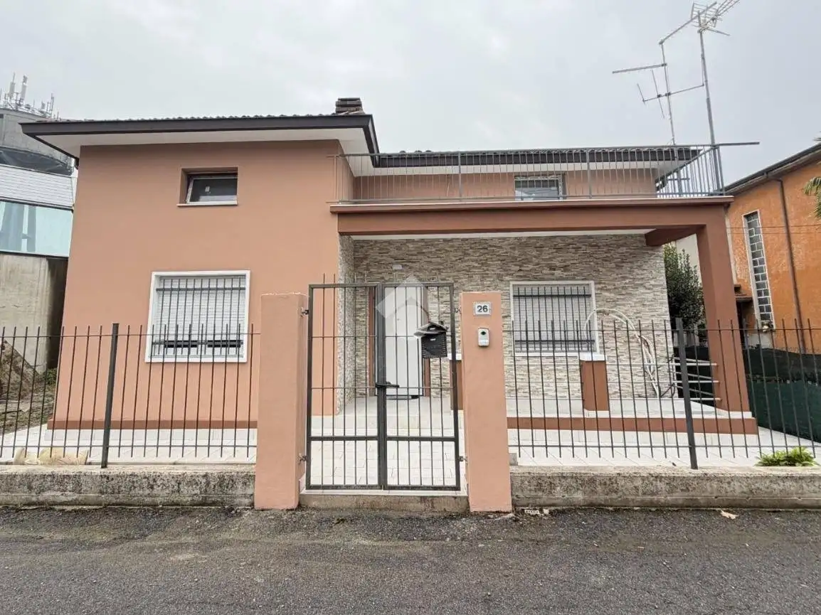 Villa in vendita a Osio Sopra