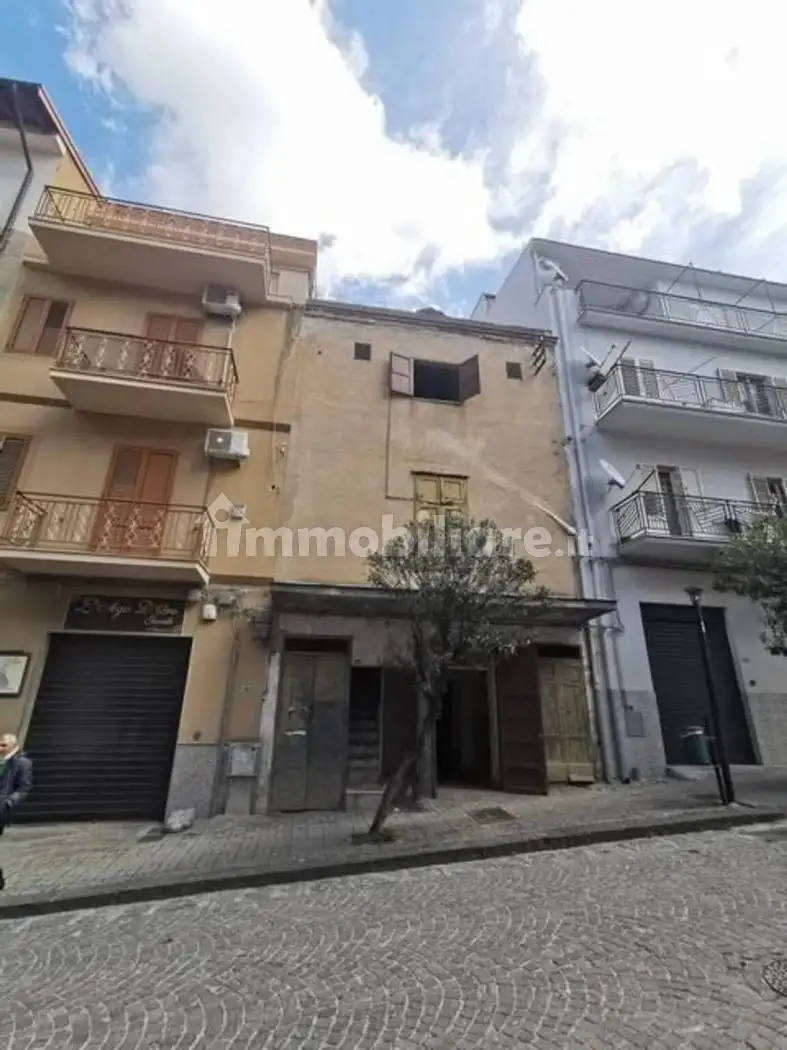 Palazzo - Edificio in vendita a Alessandria della Rocca