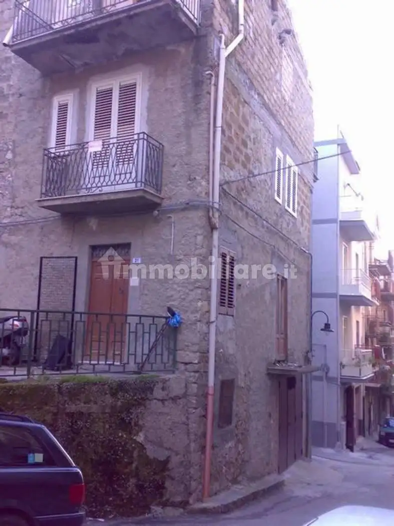 Villa in vendita a Alessandria della Rocca