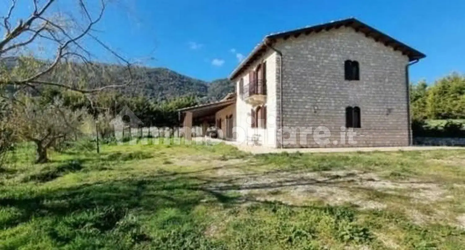 Rustico - Casale in vendita a Castronovo di Sicilia