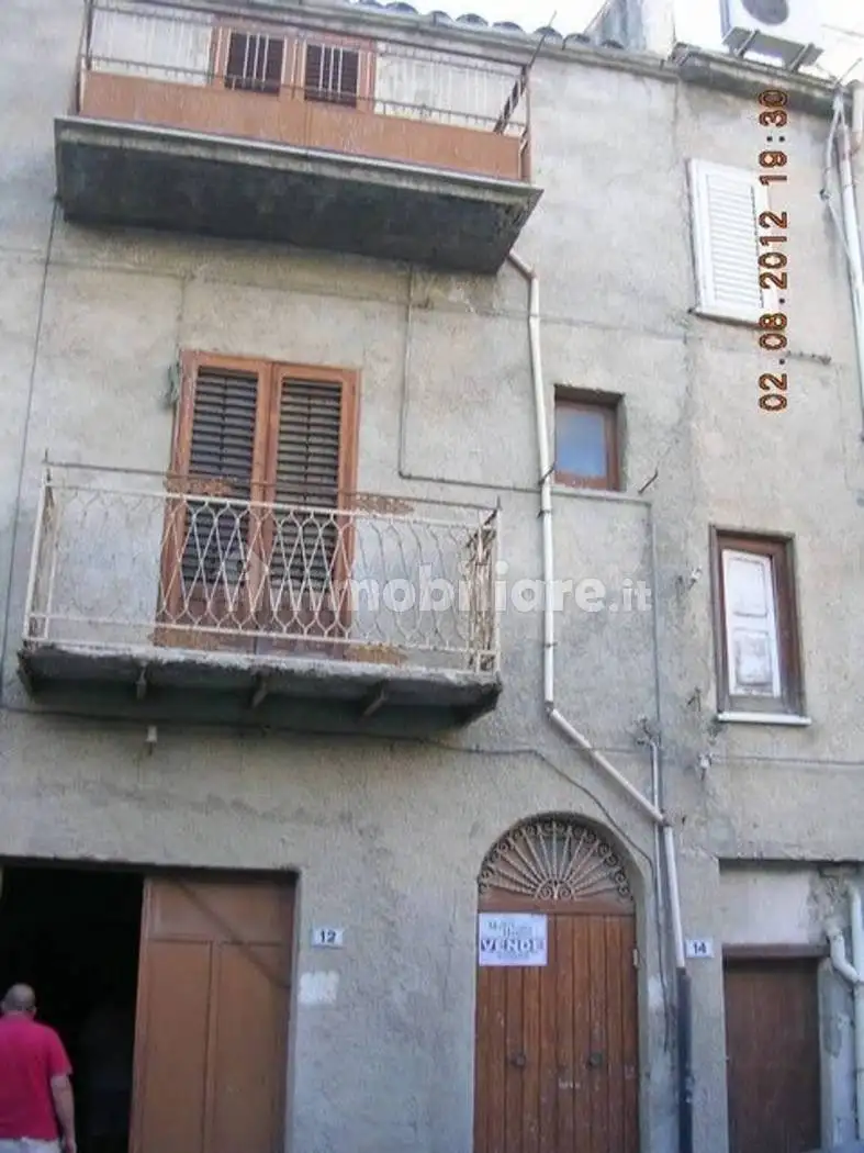 Villa in vendita a Alessandria della Rocca