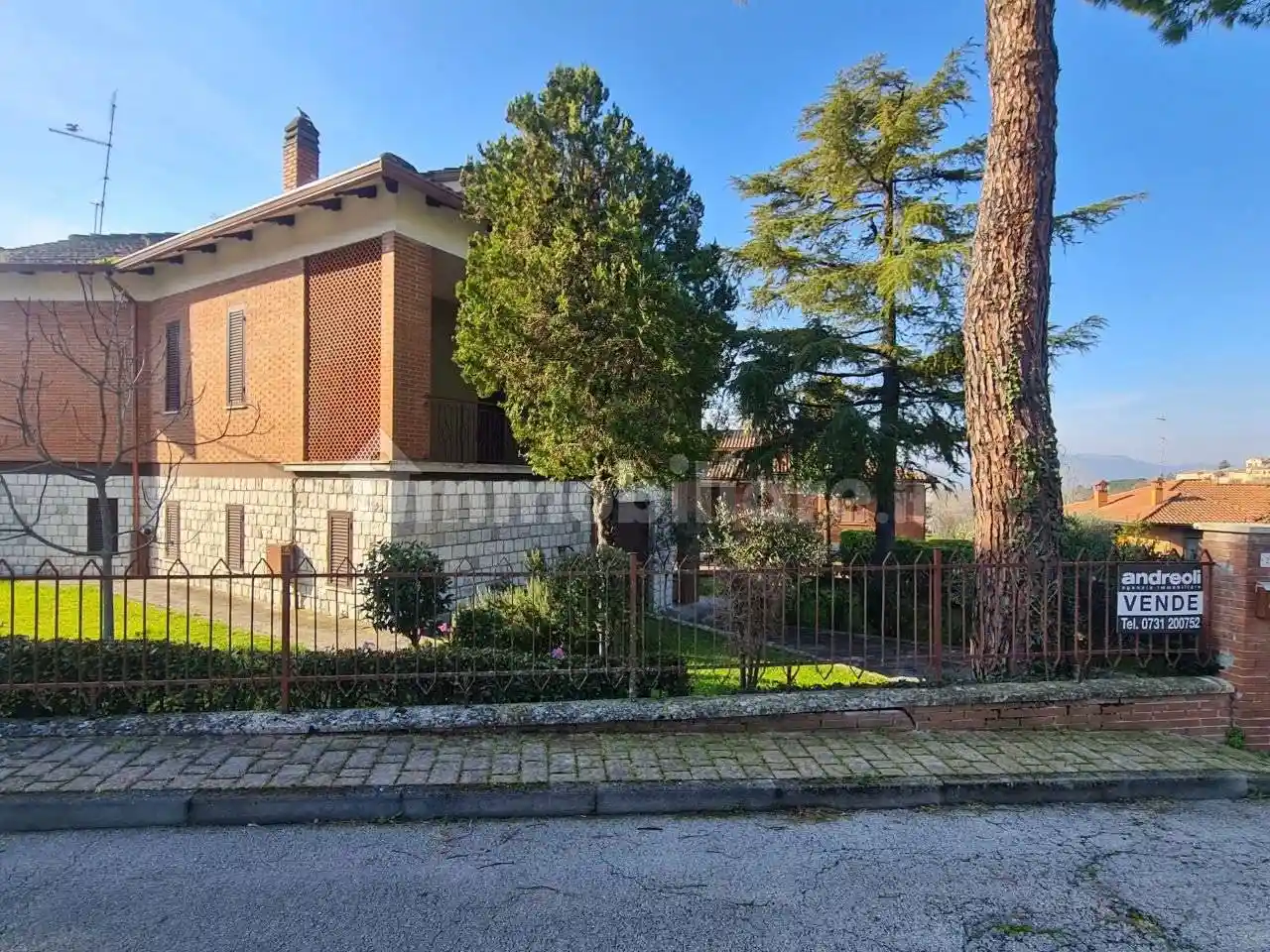 Villa in vendita a Maiolati Spontini