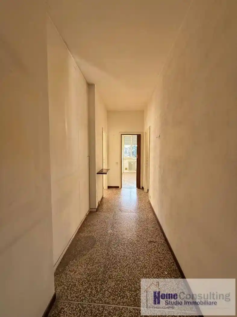 Trilocale da ristrutturare, terzo piano, Monte Olimpino, Como - foto 4