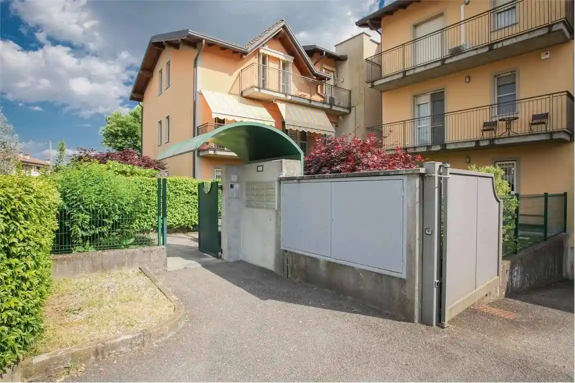 Appartamento in vendita a Lomazzo