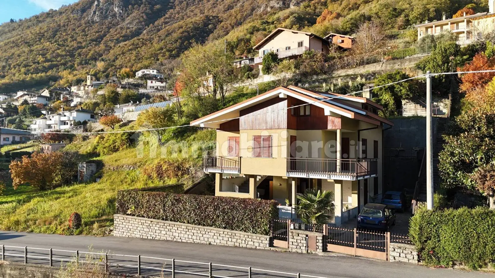 Villa in vendita a Dubino