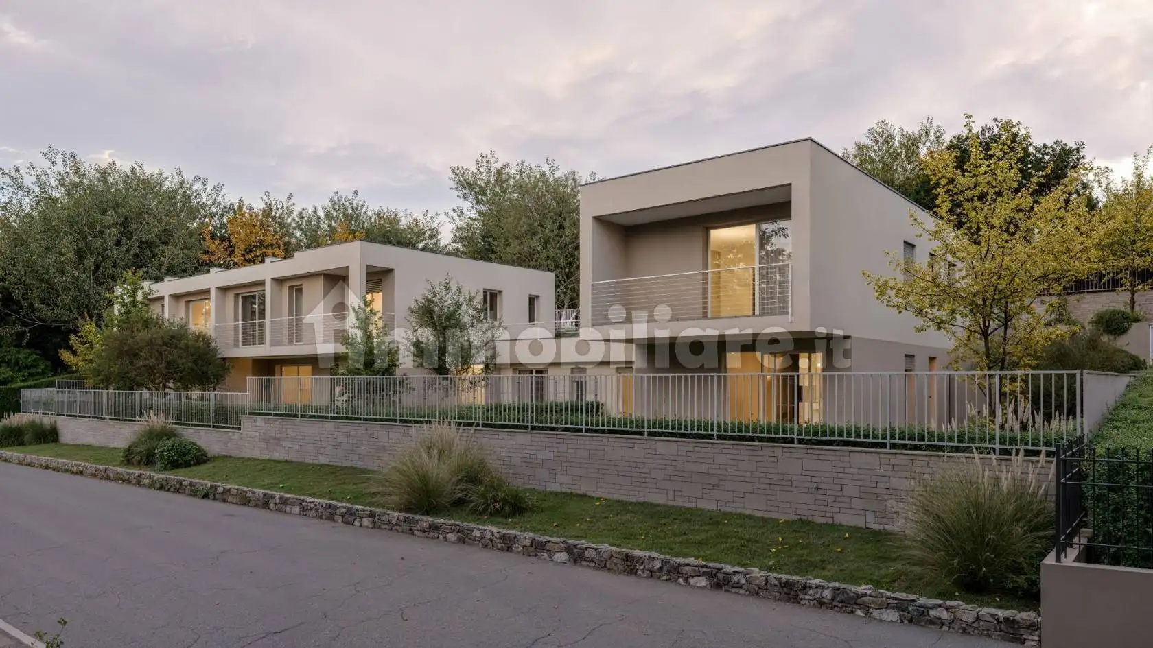 Villa in vendita a Uggiate con Ronago