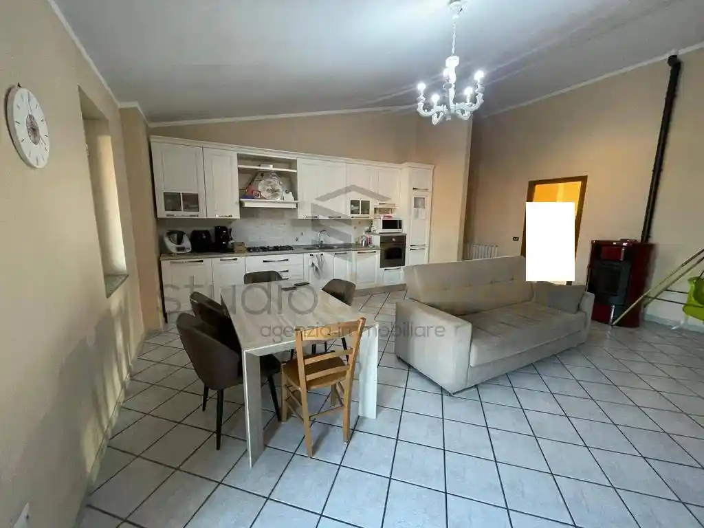 Quadrilocale via 1 Maggio, Nuovo Corso Campano - Marchesella, Giugliano in Campania - foto 2