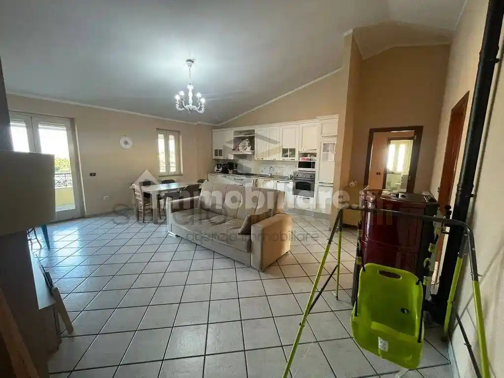 Quadrilocale via 1 Maggio, Nuovo Corso Campano - Marchesella, Giugliano in Campania - foto 3