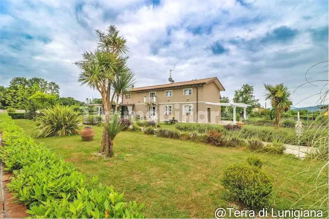 Villa in vendita a Villafranca in Lunigiana