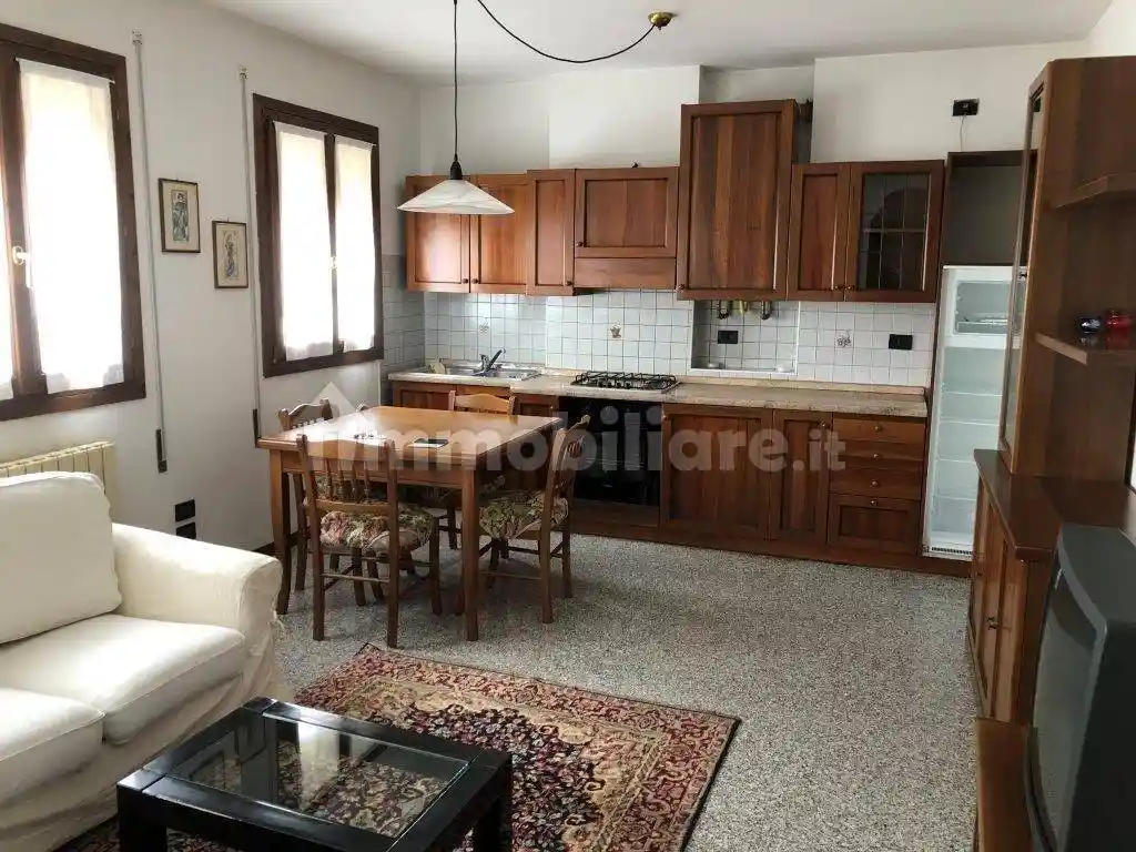 Trilocale via Umberto I 1/8, Centro, Cavarzere - foto 2