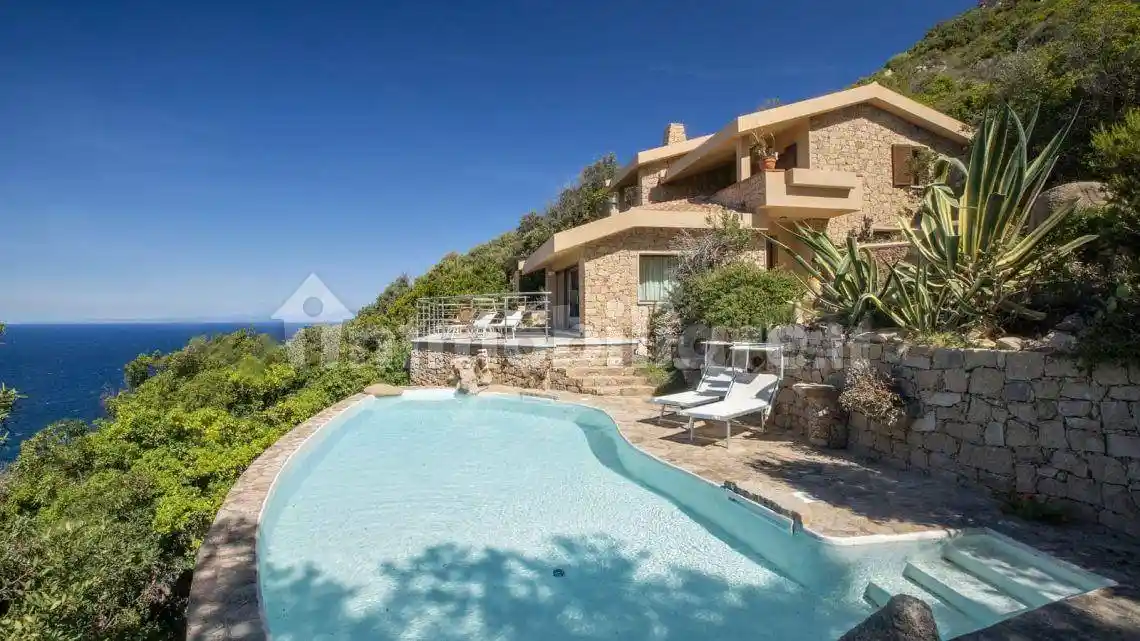 Villa in vendita a Trinità d'Agultu e Vignola