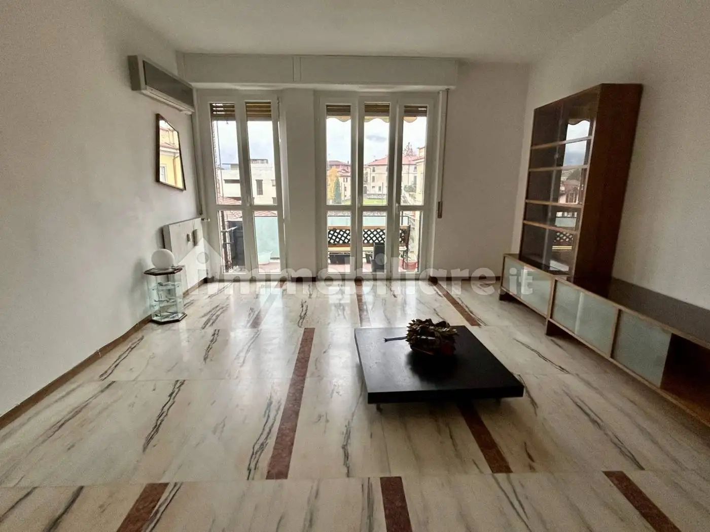 Appartamento in vendita a Mandello del Lario