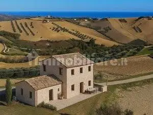 Rustico - Casale in vendita a Atri