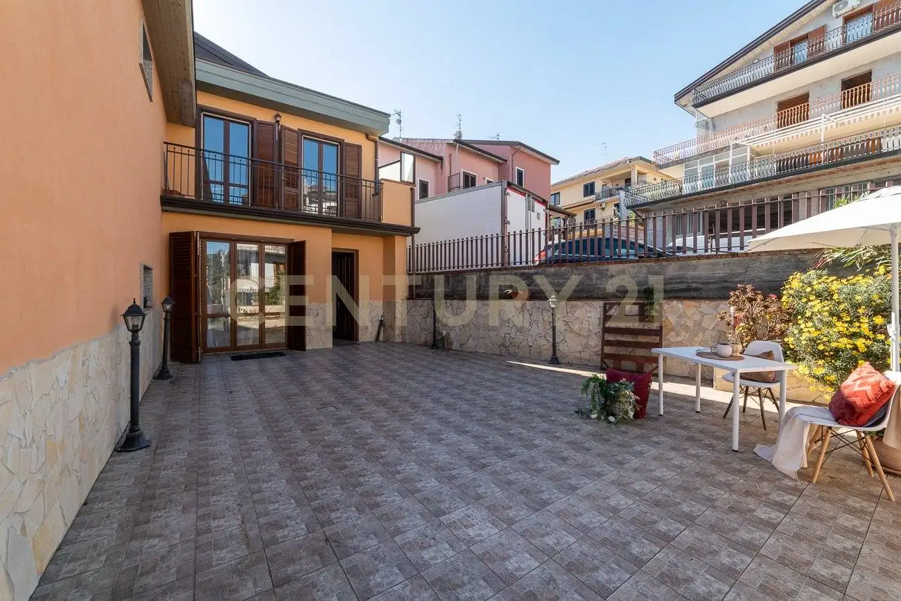 Villa in vendita a Zafferana Etnea