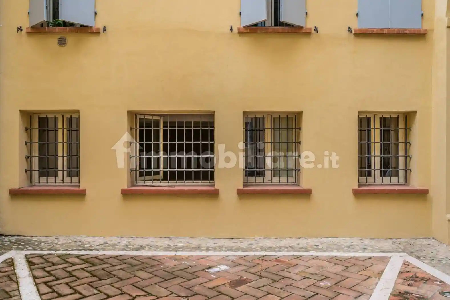 Trilocale piazza dei Martiri 42, Centro Storico, Carpi - foto 5