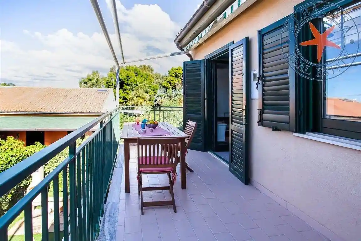 Appartamento in vendita a Campofelice di Roccella