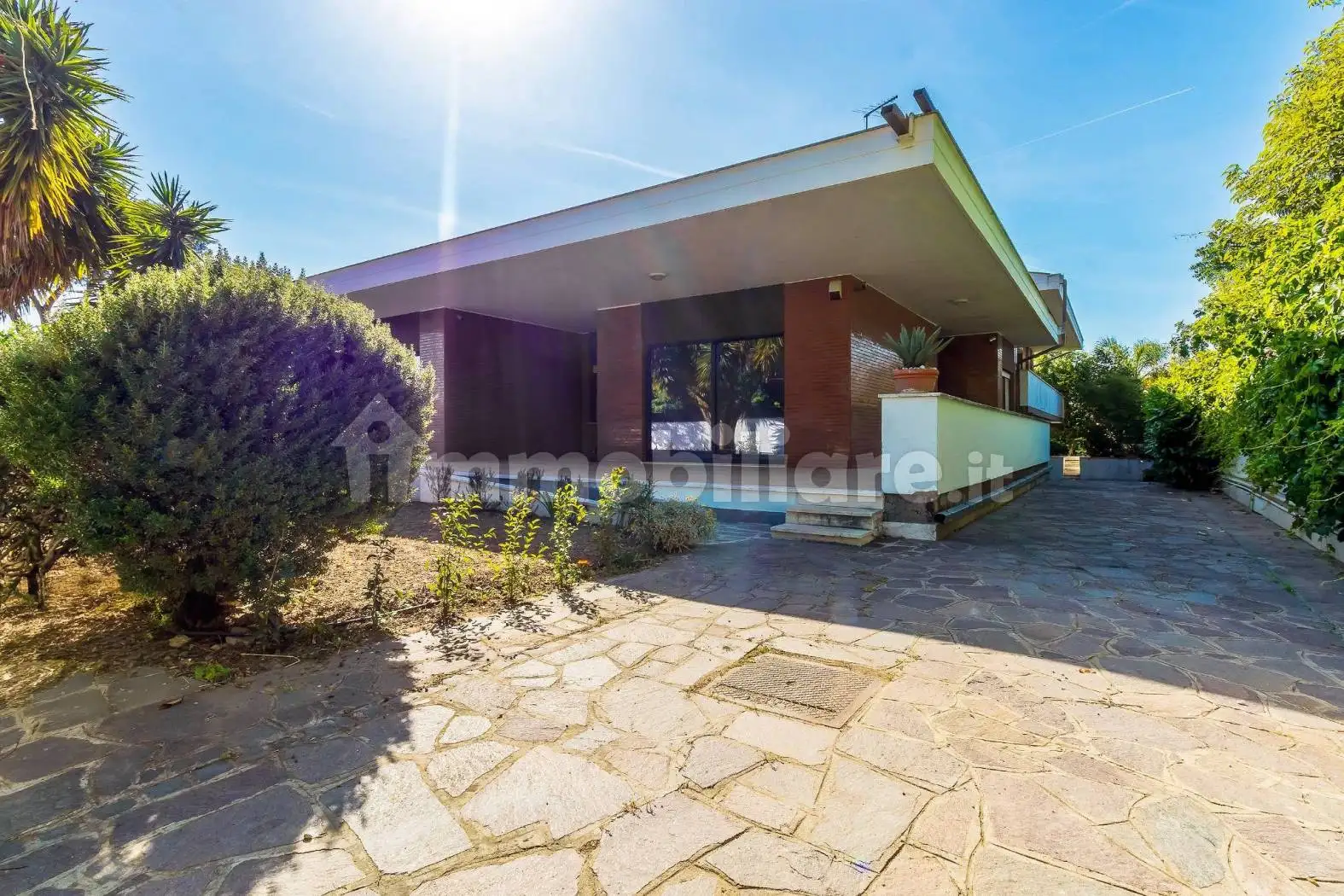 Villa bifamiliare in vendita a Roma