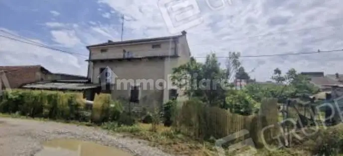 Casa indipendente in asta a Casale Monferrato