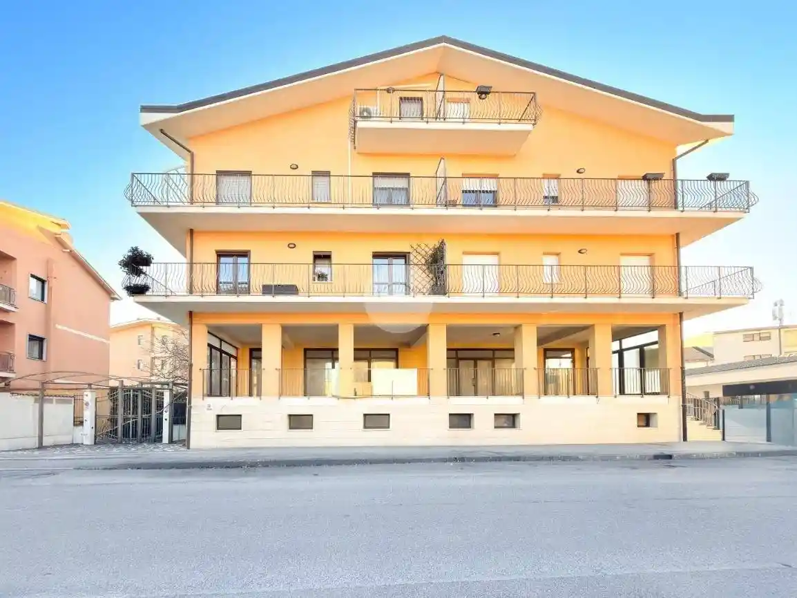 Trilocale via Amiconi 22, Centro, Avezzano - foto 2