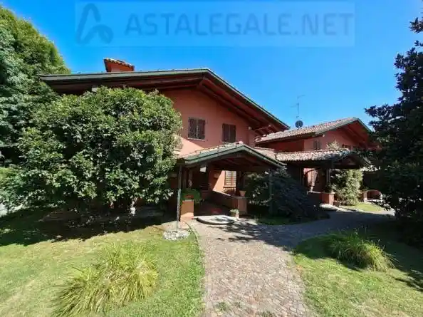 Villa in vendita a Olgiate Comasco