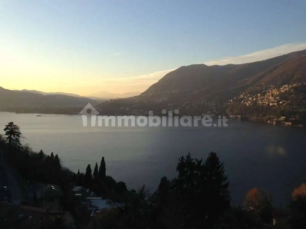 Appartamento in affitto a Blevio