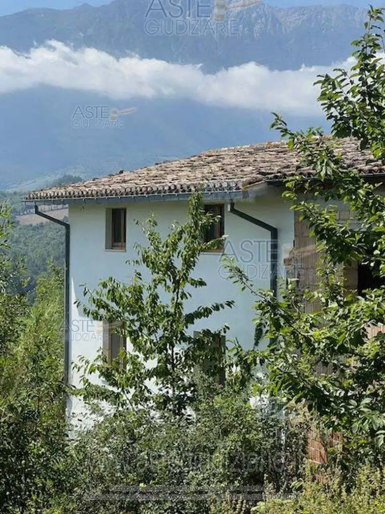 Palazzo - Stabile in asta a Castelli