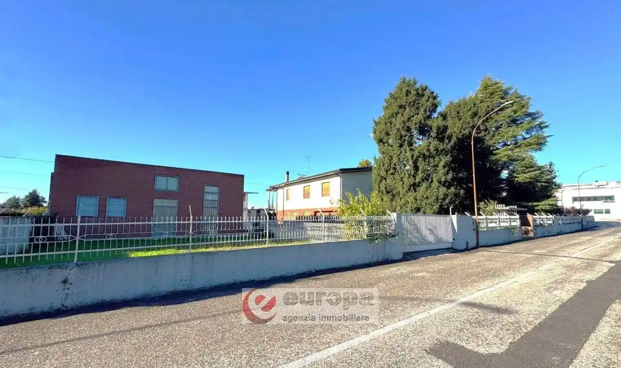 Casa indipendente in vendita a Montecchio Maggiore