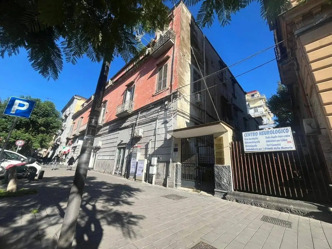 Appartamento in vendita a Napoli
