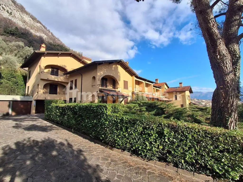 Appartamento in vendita a Sala Comacina